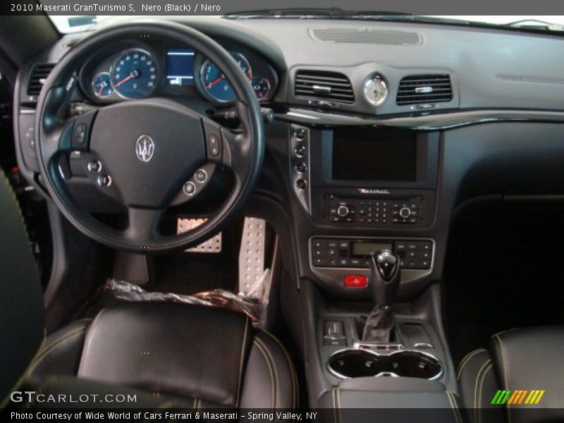 Nero (Black) / Nero 2010 Maserati GranTurismo S