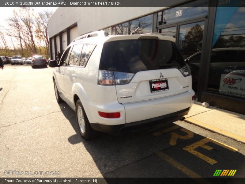 Diamond White Pearl / Black 2010 Mitsubishi Outlander ES 4WD