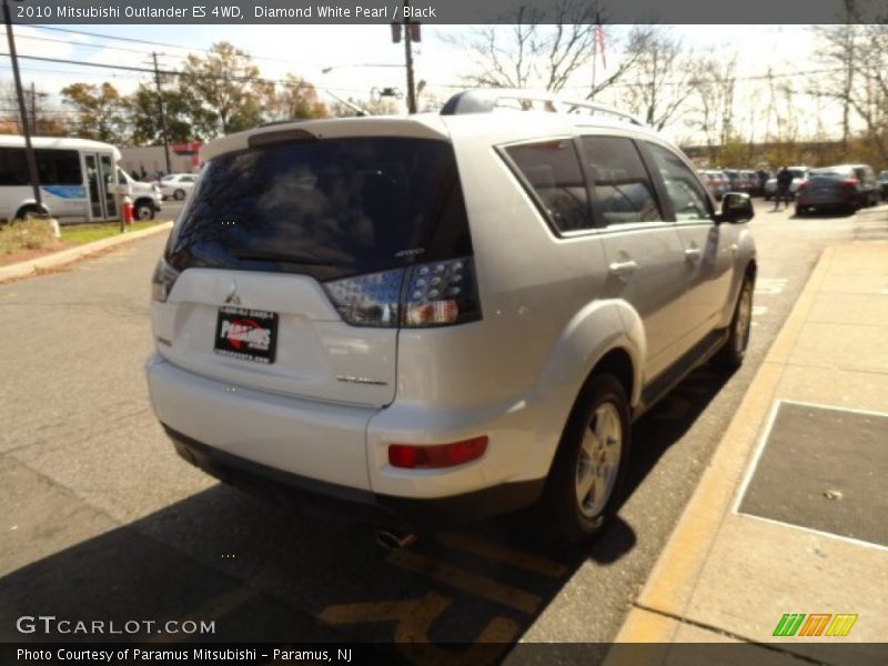 Diamond White Pearl / Black 2010 Mitsubishi Outlander ES 4WD