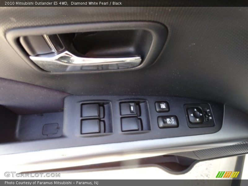 Diamond White Pearl / Black 2010 Mitsubishi Outlander ES 4WD