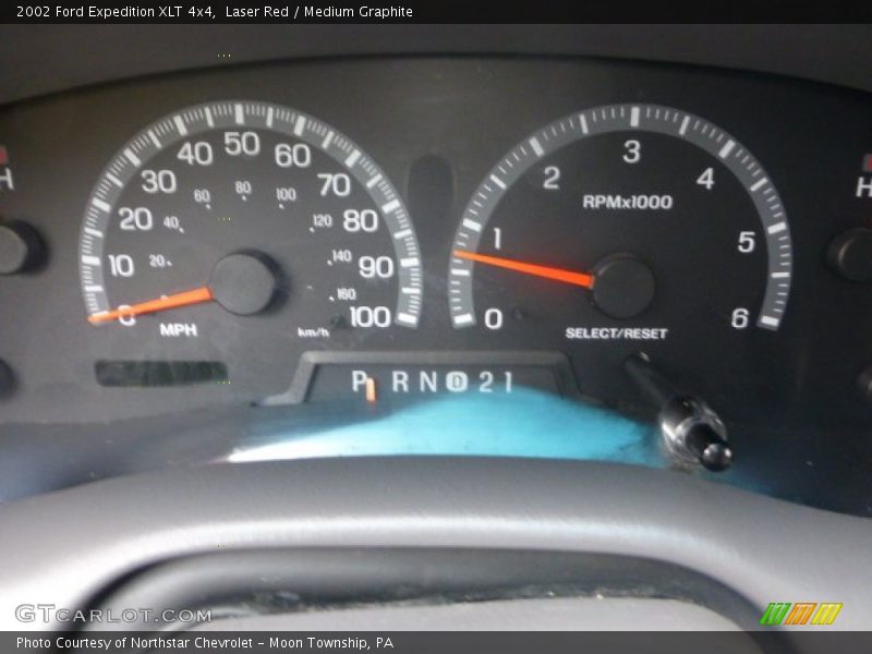 Laser Red / Medium Graphite 2002 Ford Expedition XLT 4x4