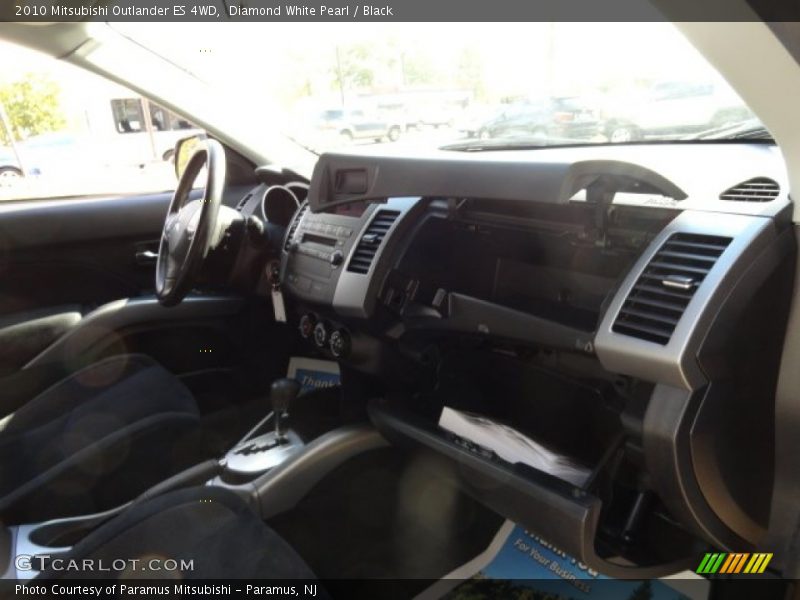 Diamond White Pearl / Black 2010 Mitsubishi Outlander ES 4WD