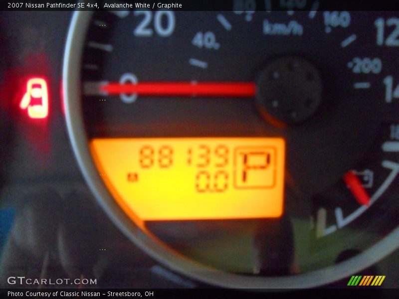 Avalanche White / Graphite 2007 Nissan Pathfinder SE 4x4