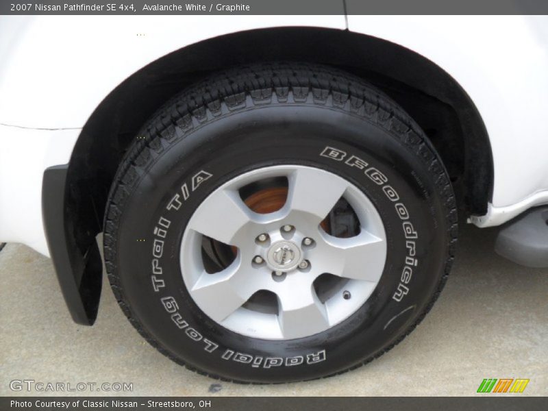 Avalanche White / Graphite 2007 Nissan Pathfinder SE 4x4