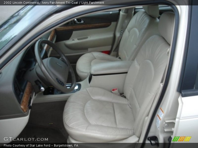 Ivory Parchment Tri-Coat / Light Parchment 2002 Lincoln Continental