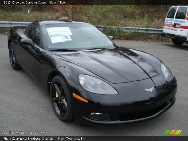 Front 3/4 View of 2013 Corvette Coupe
