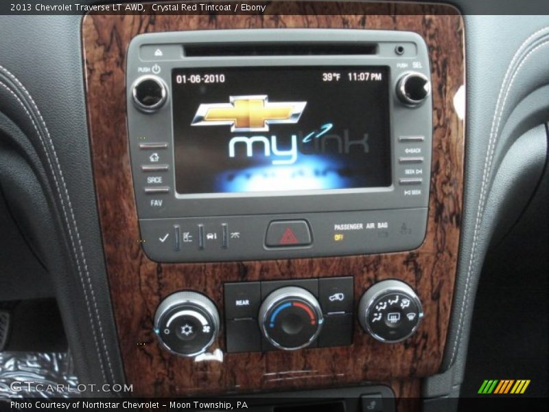 Controls of 2013 Traverse LT AWD