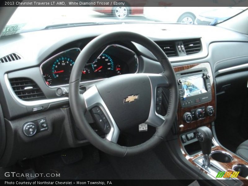 Dashboard of 2013 Traverse LT AWD