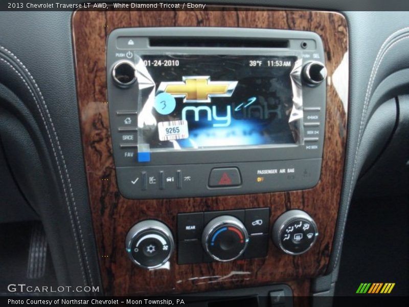White Diamond Tricoat / Ebony 2013 Chevrolet Traverse LT AWD