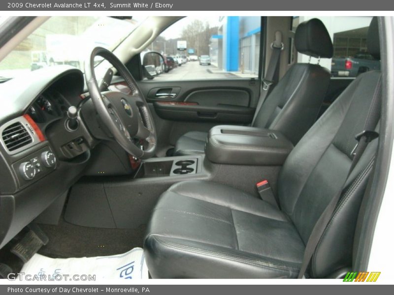 Summit White / Ebony 2009 Chevrolet Avalanche LT 4x4