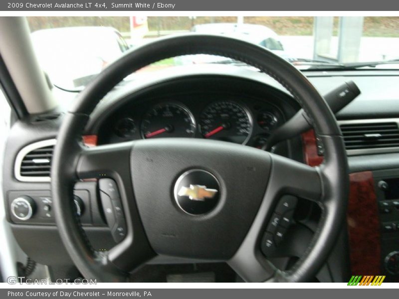 Summit White / Ebony 2009 Chevrolet Avalanche LT 4x4