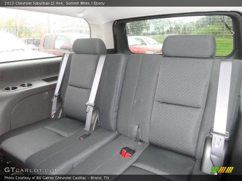 Summit White / Ebony 2013 Chevrolet Suburban LS 4x4