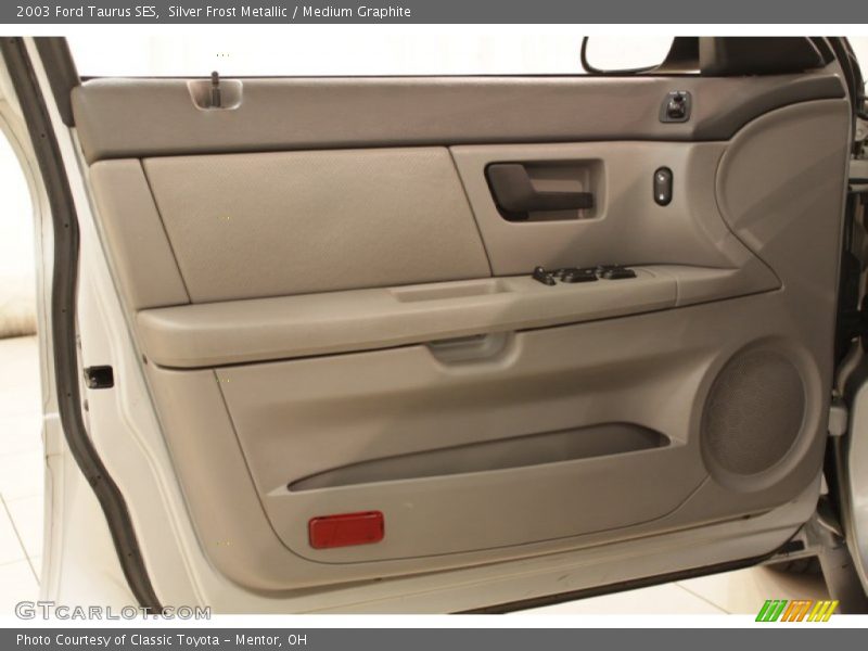 Silver Frost Metallic / Medium Graphite 2003 Ford Taurus SES