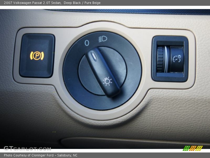 Deep Black / Pure Beige 2007 Volkswagen Passat 2.0T Sedan