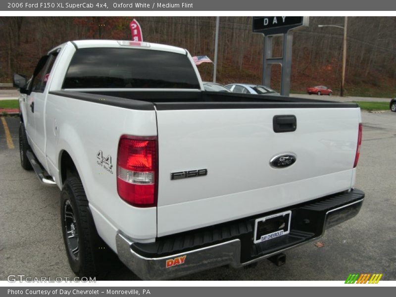 Oxford White / Medium Flint 2006 Ford F150 XL SuperCab 4x4