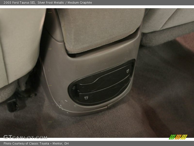 Silver Frost Metallic / Medium Graphite 2003 Ford Taurus SES