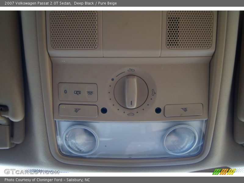 Deep Black / Pure Beige 2007 Volkswagen Passat 2.0T Sedan