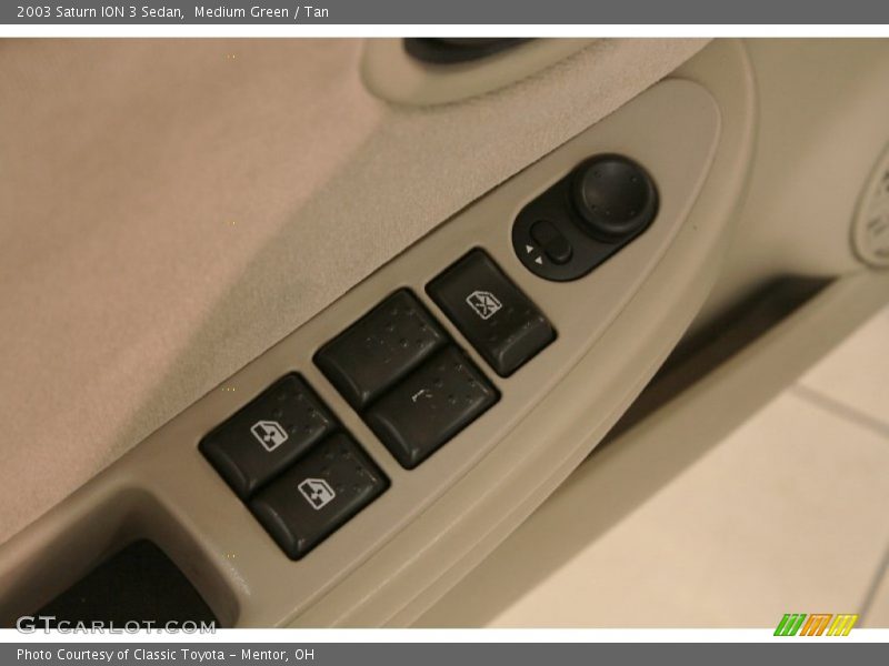 Controls of 2003 ION 3 Sedan