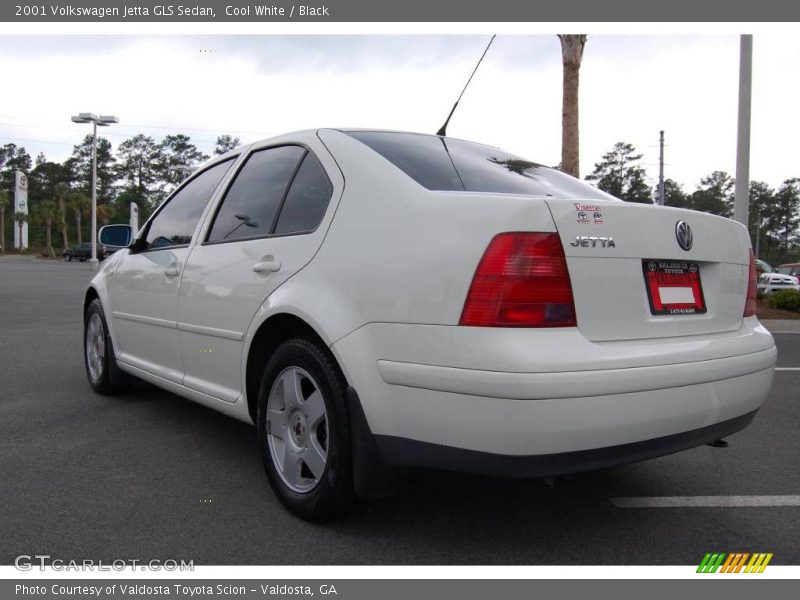 Cool White / Black 2001 Volkswagen Jetta GLS Sedan