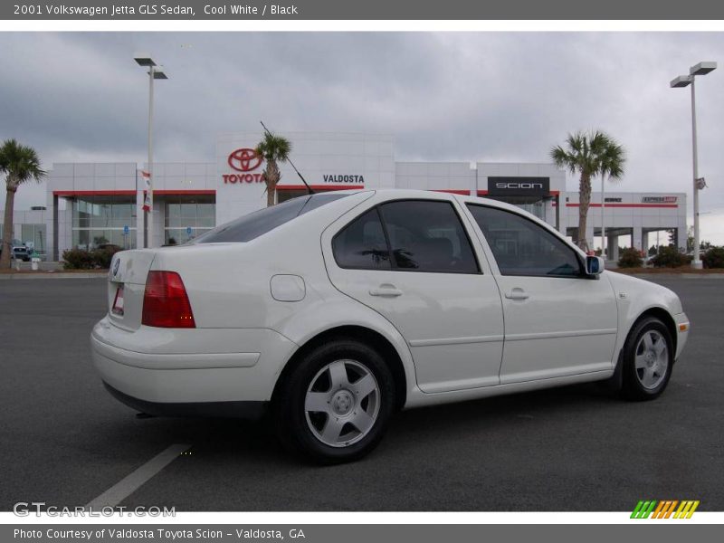 Cool White / Black 2001 Volkswagen Jetta GLS Sedan