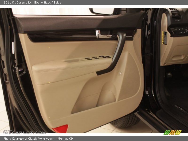 Ebony Black / Beige 2011 Kia Sorento LX