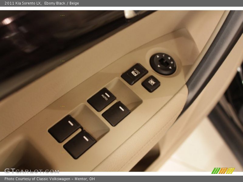 Ebony Black / Beige 2011 Kia Sorento LX