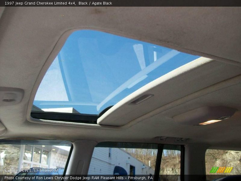 Black / Agate Black 1997 Jeep Grand Cherokee Limited 4x4