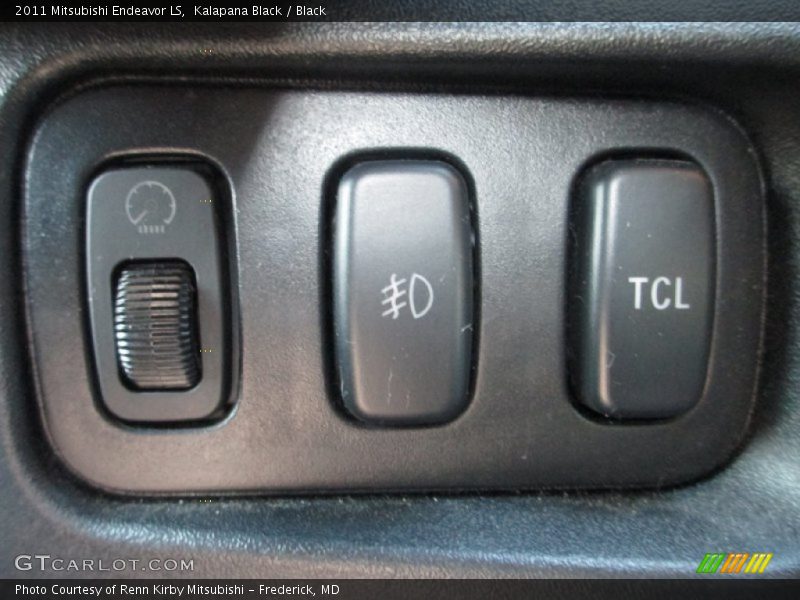 Kalapana Black / Black 2011 Mitsubishi Endeavor LS