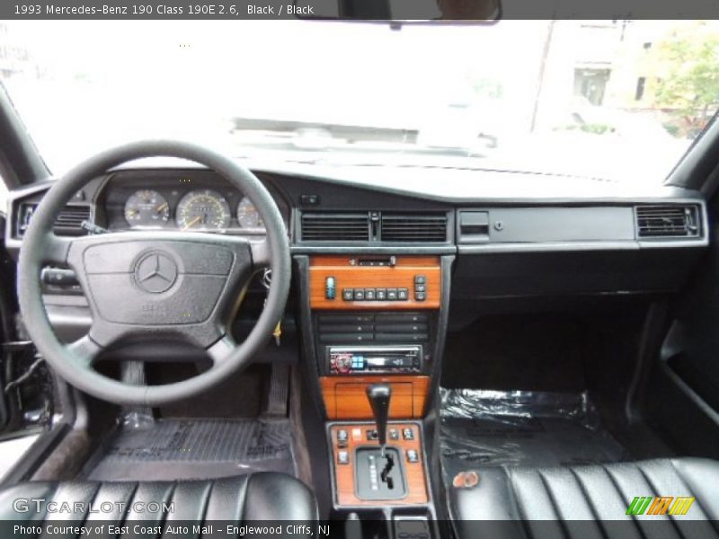 Dashboard of 1993 190 Class 190E 2.6