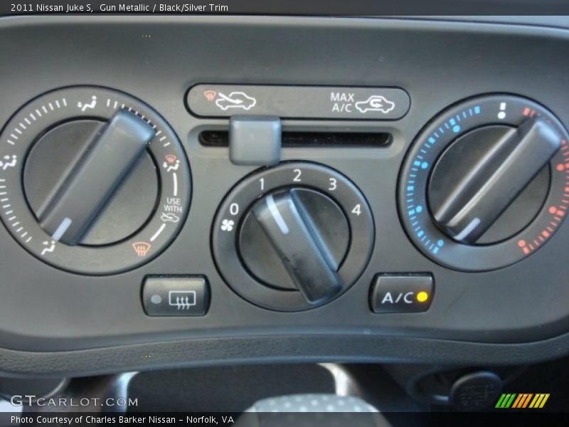 Gun Metallic / Black/Silver Trim 2011 Nissan Juke S