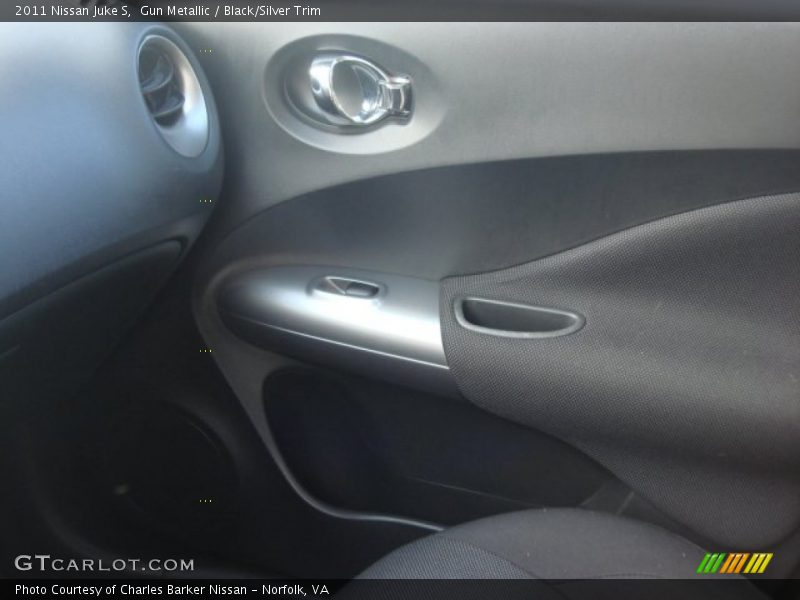 Gun Metallic / Black/Silver Trim 2011 Nissan Juke S