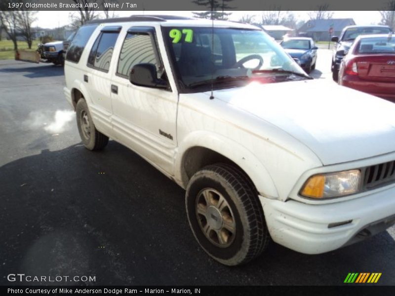 White / Tan 1997 Oldsmobile Bravada AWD
