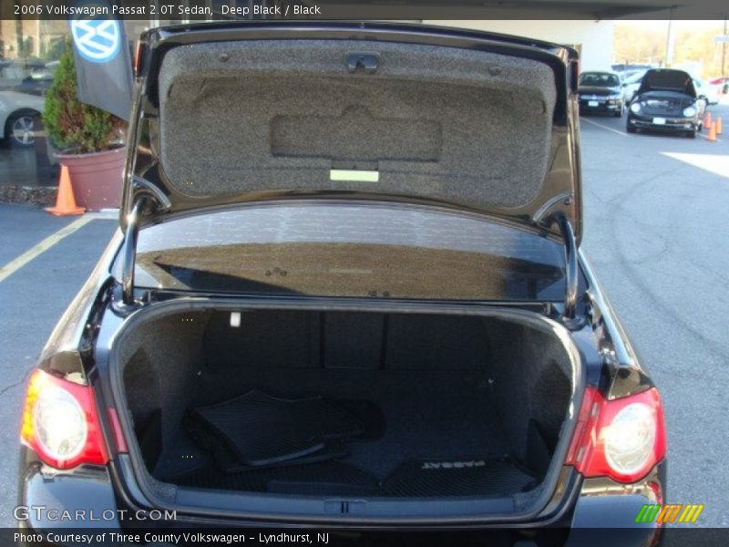 Deep Black / Black 2006 Volkswagen Passat 2.0T Sedan