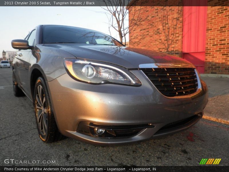 Tungsten Metallic / Black 2013 Chrysler 200 S Sedan