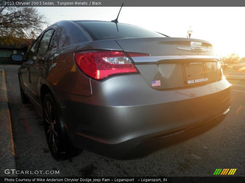 Tungsten Metallic / Black 2013 Chrysler 200 S Sedan