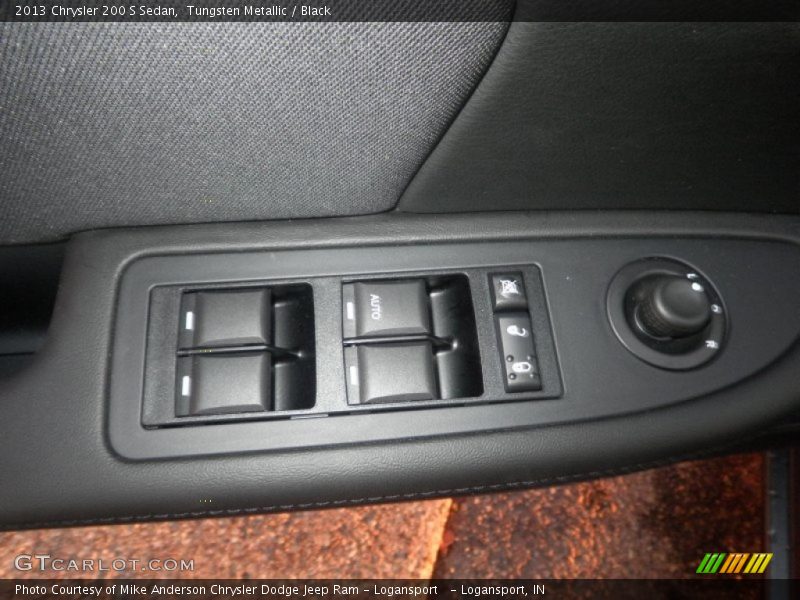 Tungsten Metallic / Black 2013 Chrysler 200 S Sedan