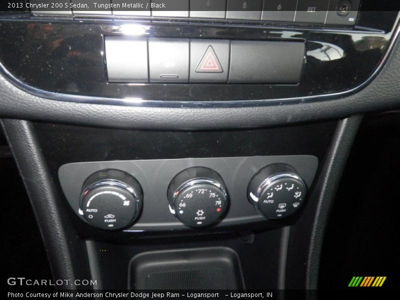 Tungsten Metallic / Black 2013 Chrysler 200 S Sedan