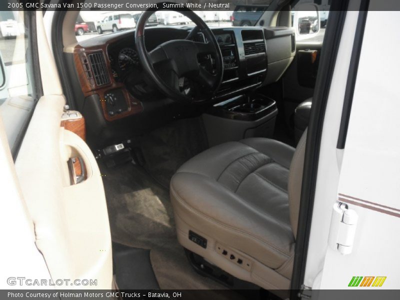 Summit White / Neutral 2005 GMC Savana Van 1500 Passenger Conversion