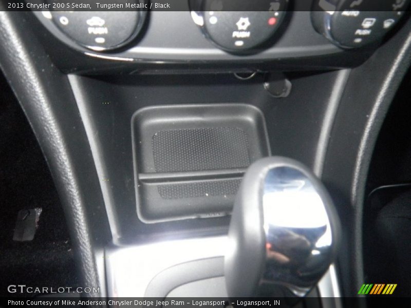 Tungsten Metallic / Black 2013 Chrysler 200 S Sedan