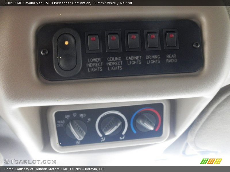 Summit White / Neutral 2005 GMC Savana Van 1500 Passenger Conversion