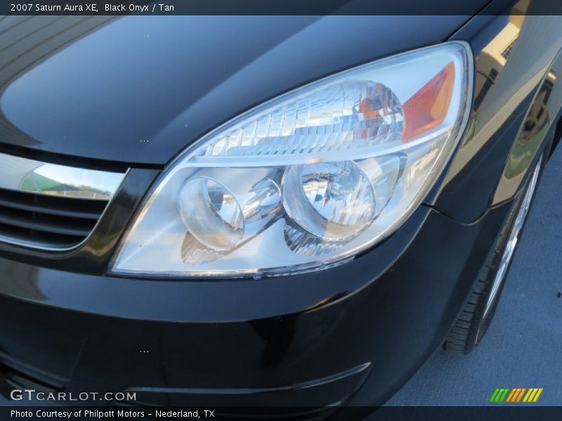 Black Onyx / Tan 2007 Saturn Aura XE
