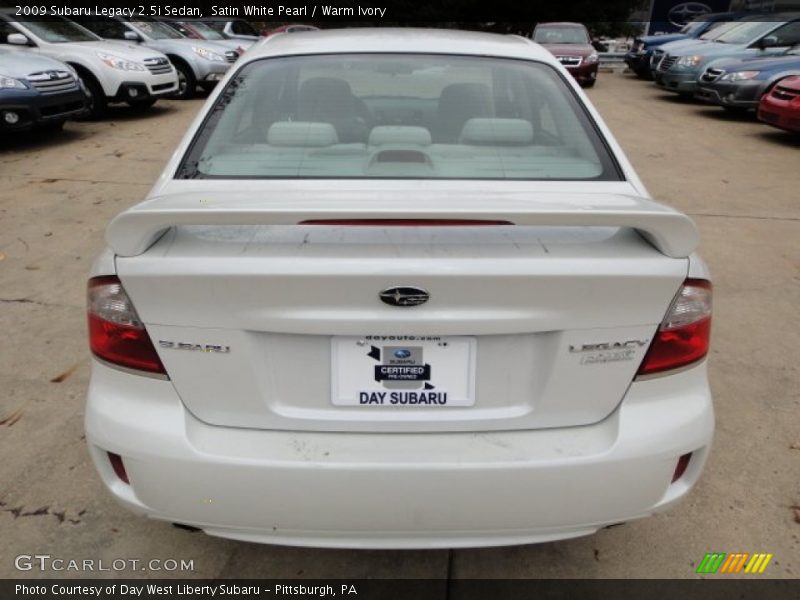 Satin White Pearl / Warm Ivory 2009 Subaru Legacy 2.5i Sedan