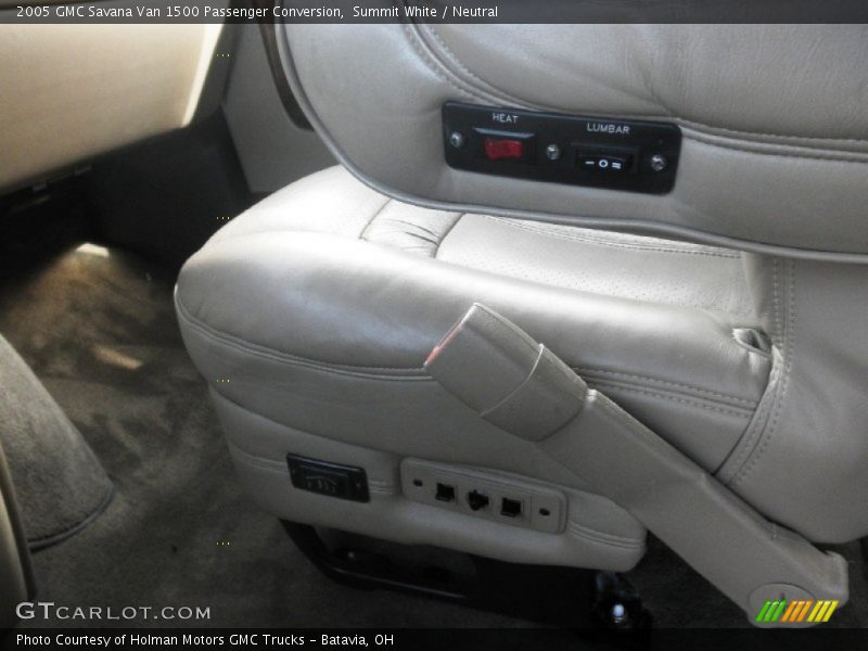 Summit White / Neutral 2005 GMC Savana Van 1500 Passenger Conversion