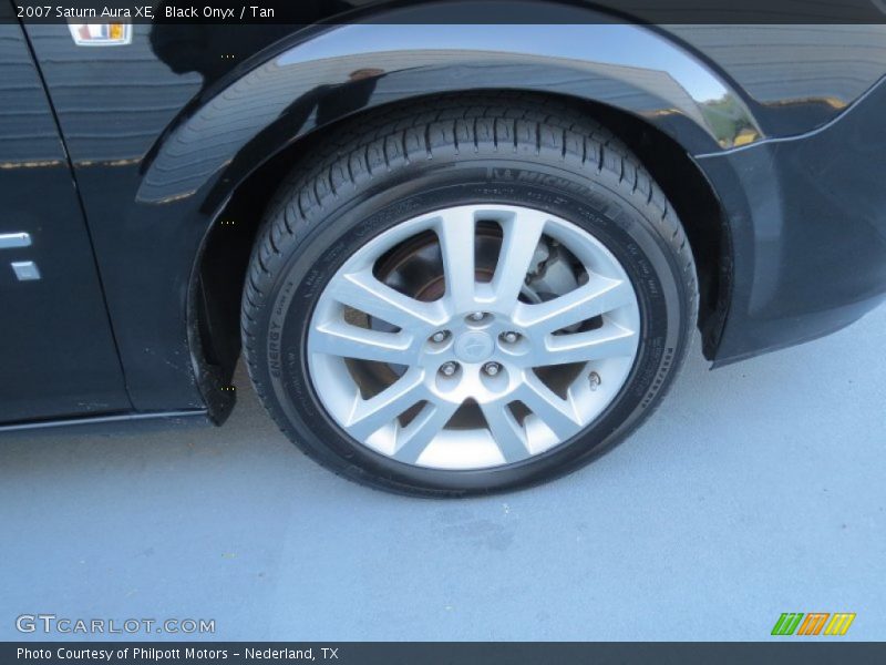 Black Onyx / Tan 2007 Saturn Aura XE