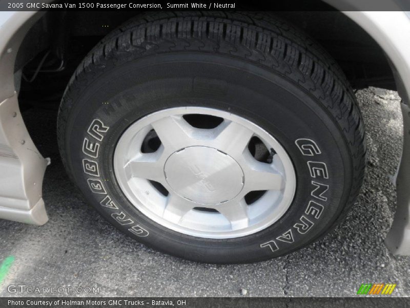 Summit White / Neutral 2005 GMC Savana Van 1500 Passenger Conversion