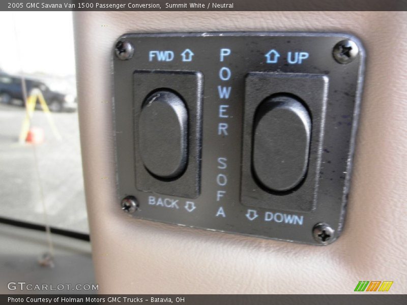 Summit White / Neutral 2005 GMC Savana Van 1500 Passenger Conversion