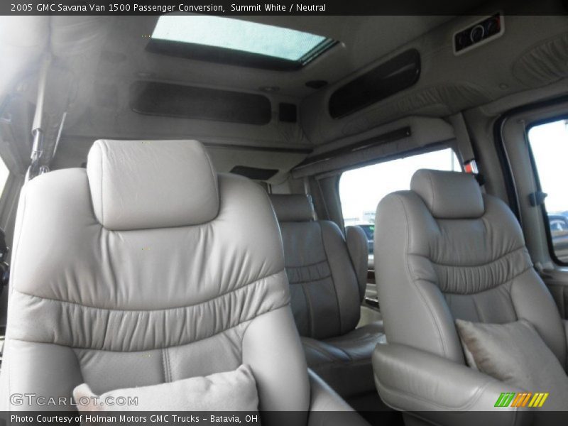 Summit White / Neutral 2005 GMC Savana Van 1500 Passenger Conversion