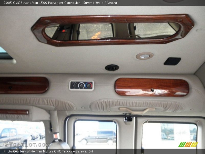 Summit White / Neutral 2005 GMC Savana Van 1500 Passenger Conversion