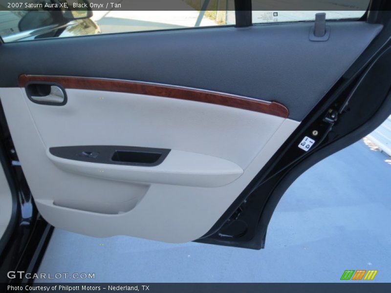 Black Onyx / Tan 2007 Saturn Aura XE