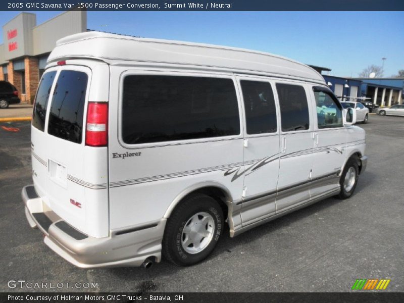 Summit White / Neutral 2005 GMC Savana Van 1500 Passenger Conversion
